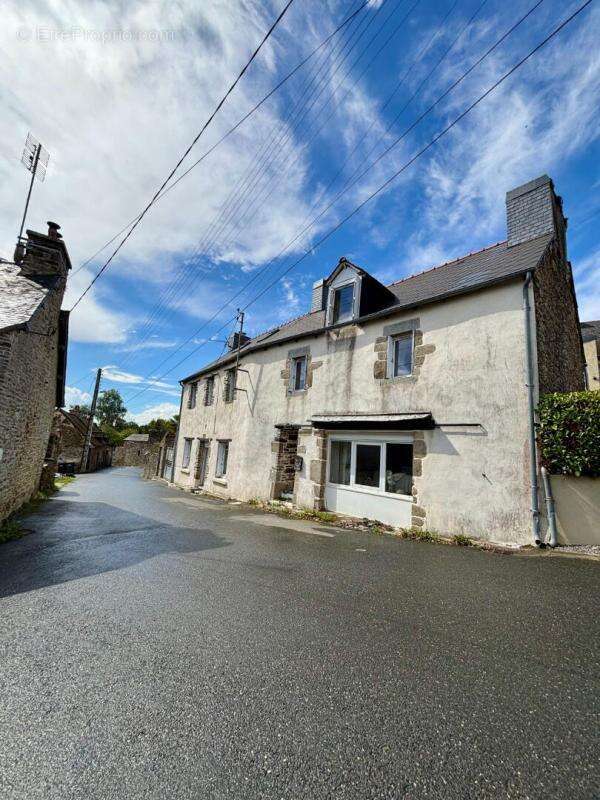 Maison à UZEL