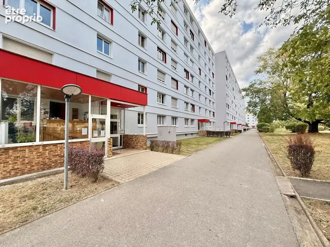 Appartement À Vendre T1 30m² place de parking privative et cave - photo 9