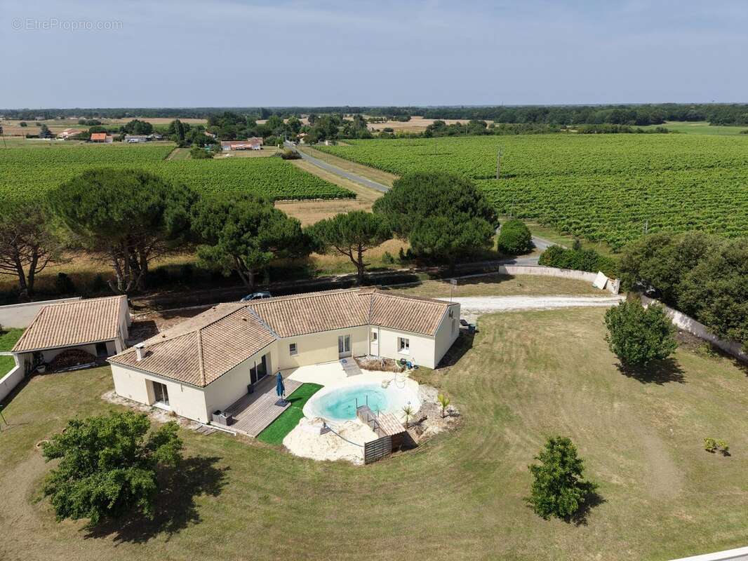 Maison à GREZAC