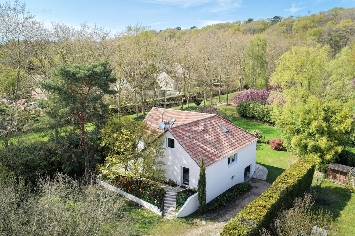 Maison à FONTENAY-LES-BRIIS