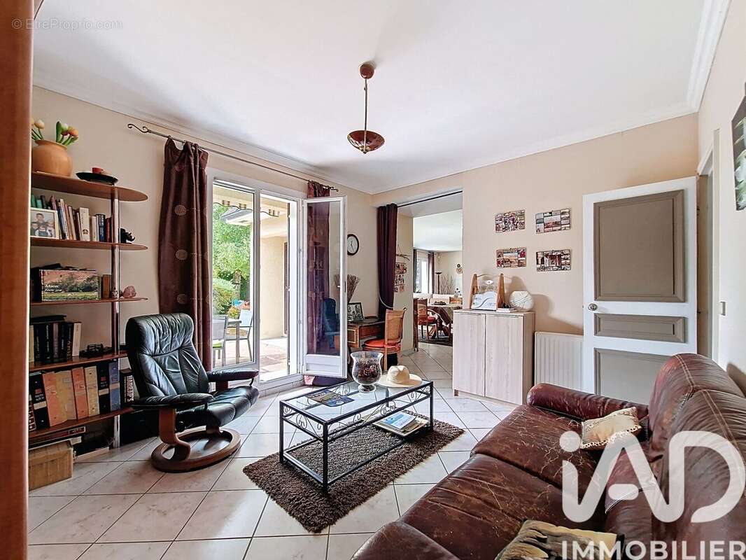 Maison 235 m² à Gometz-La-Ville  - photo 4