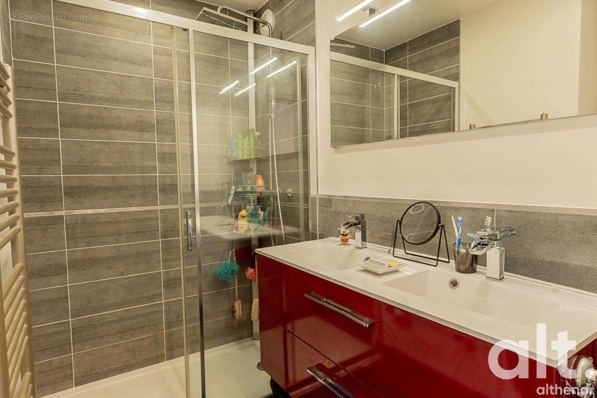 Appartement à Annecy — 3 chambres et traversant - photo 7