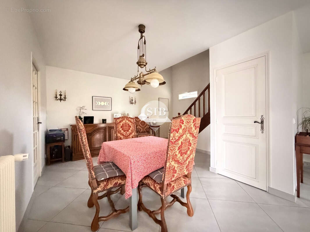 Maison à LA VILLE-DU-BOIS