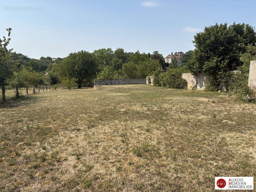 Terrain 1810 m² à Semur-En-Auxois  - photo 3