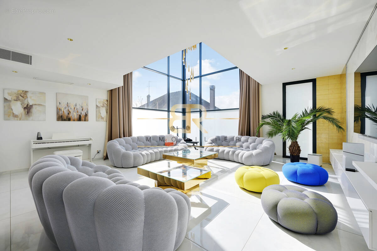 Maison à CHENNEVIERES-SUR-MARNE