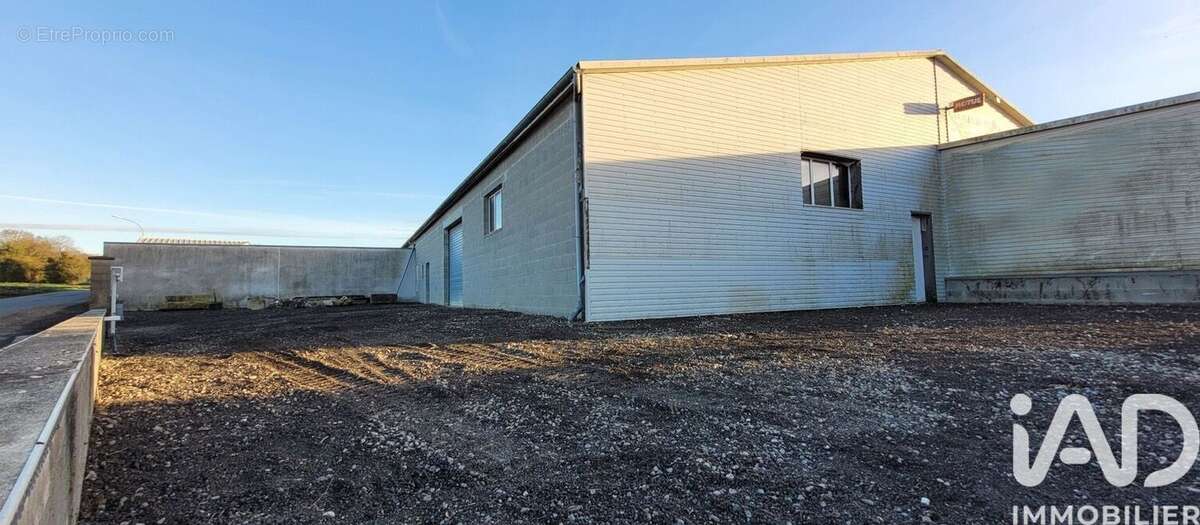 Photo 4 - Parking à SAINT-JEAN-D&#039;ANGELY