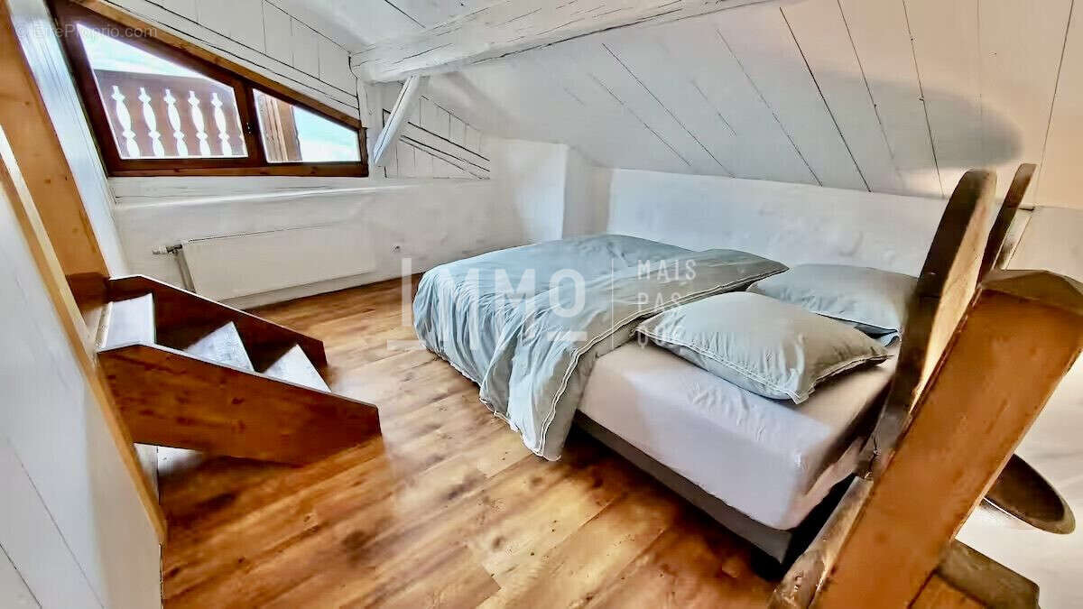 Maison à LES CHAPELLES