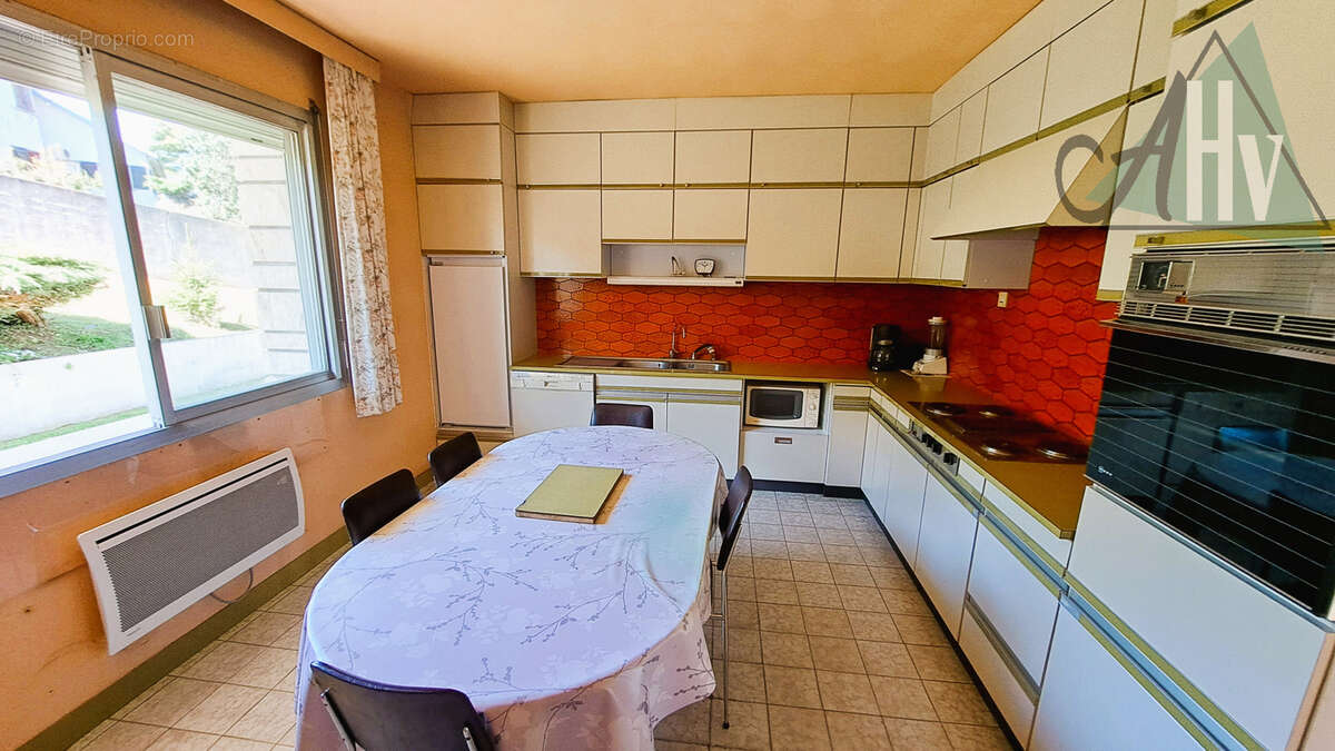 Maison à PARON