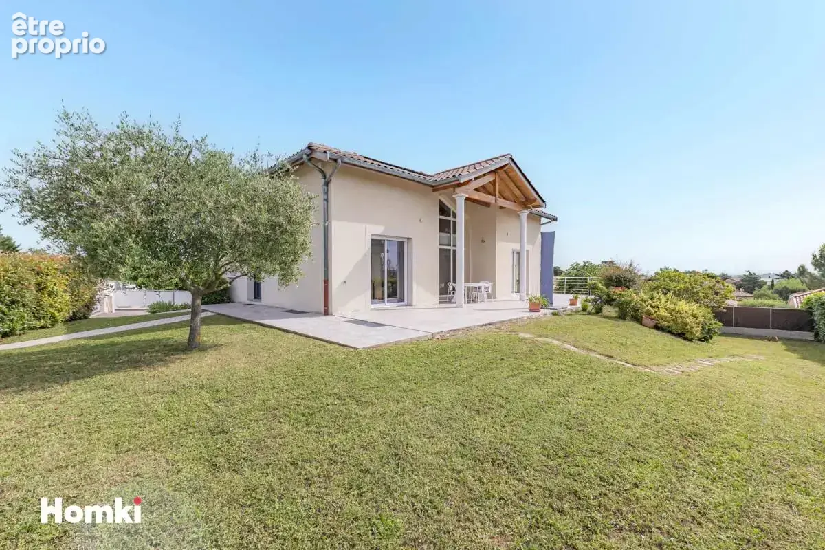 Propriété familiale T11 de 306.89 m² - photo 4