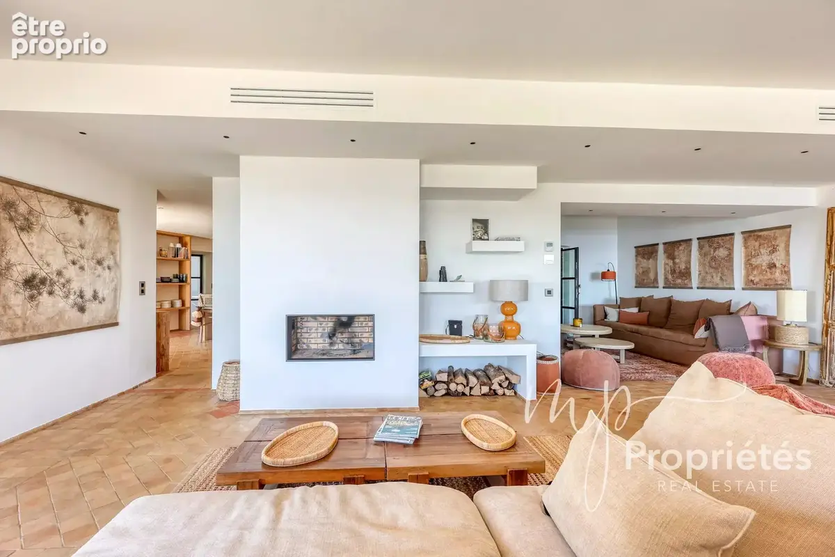 EXCLUSIVITE - Propriété d'exception 9 pièces - photo 9