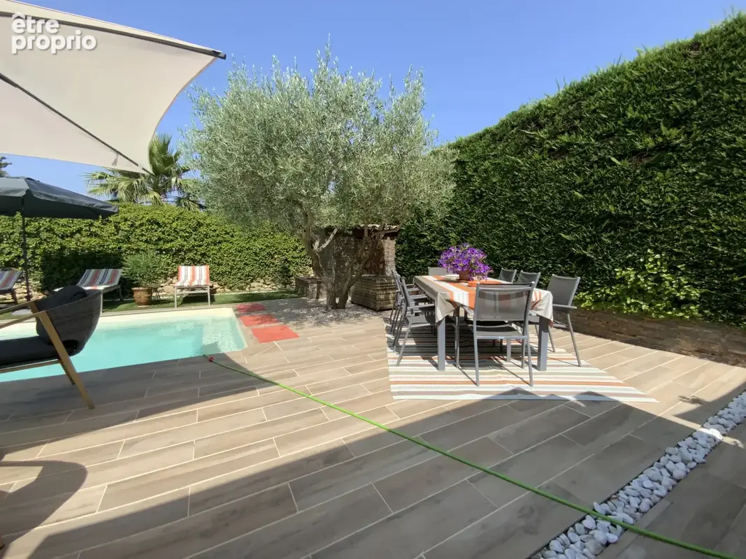 A 600 m de la place aux herbes, villa avec piscine. - photo 8