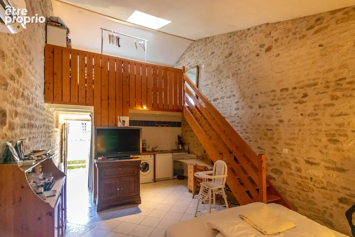Propriété saintongeaise, 3 logements, 7 chambres, piscine, nombreuses dépendances, terrain 2 hectares - photo 15