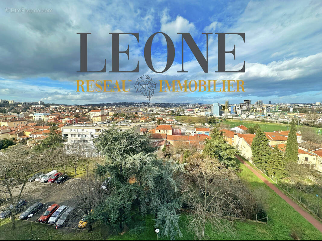 Appartement à PIERRE-BENITE