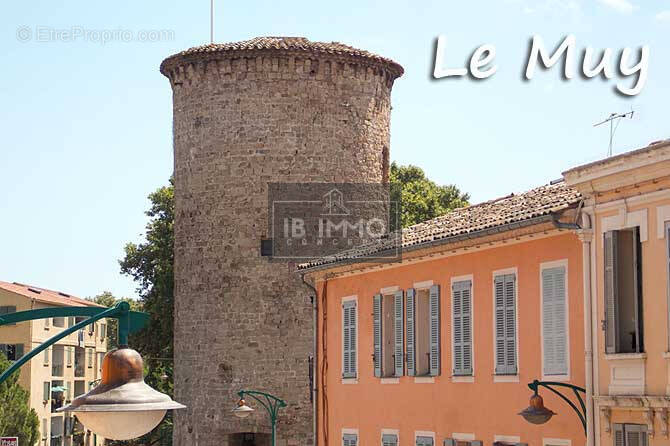 Appartement à LE MUY