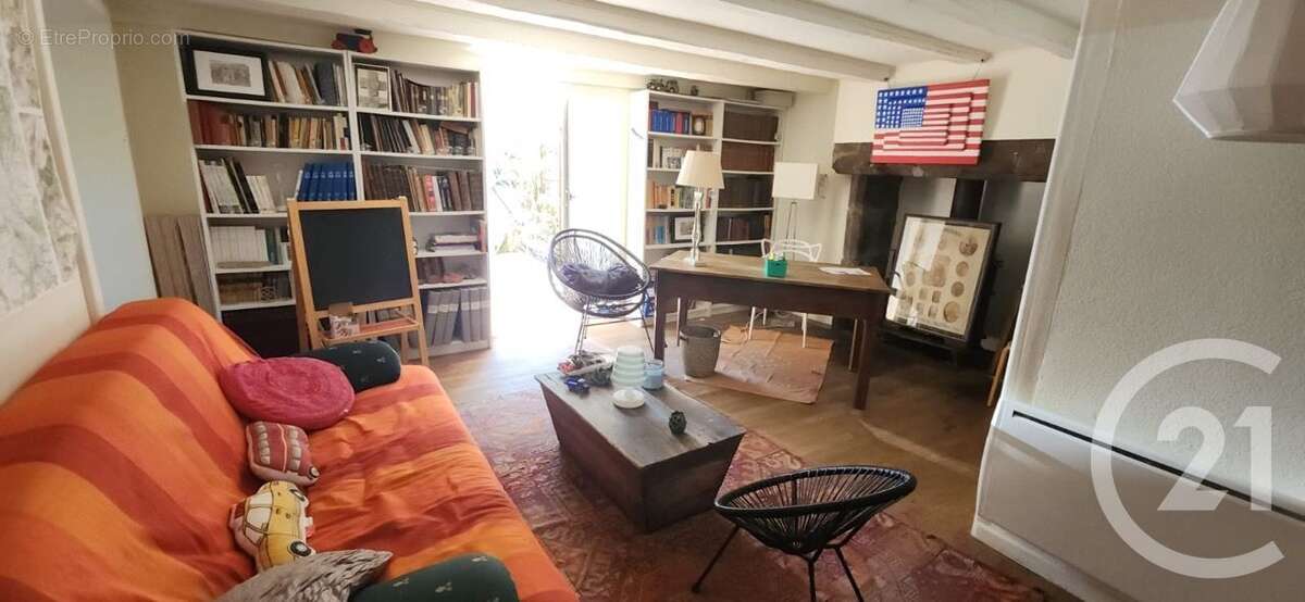 Maison 115 m² à Anglards-De-Salers  - photo 11