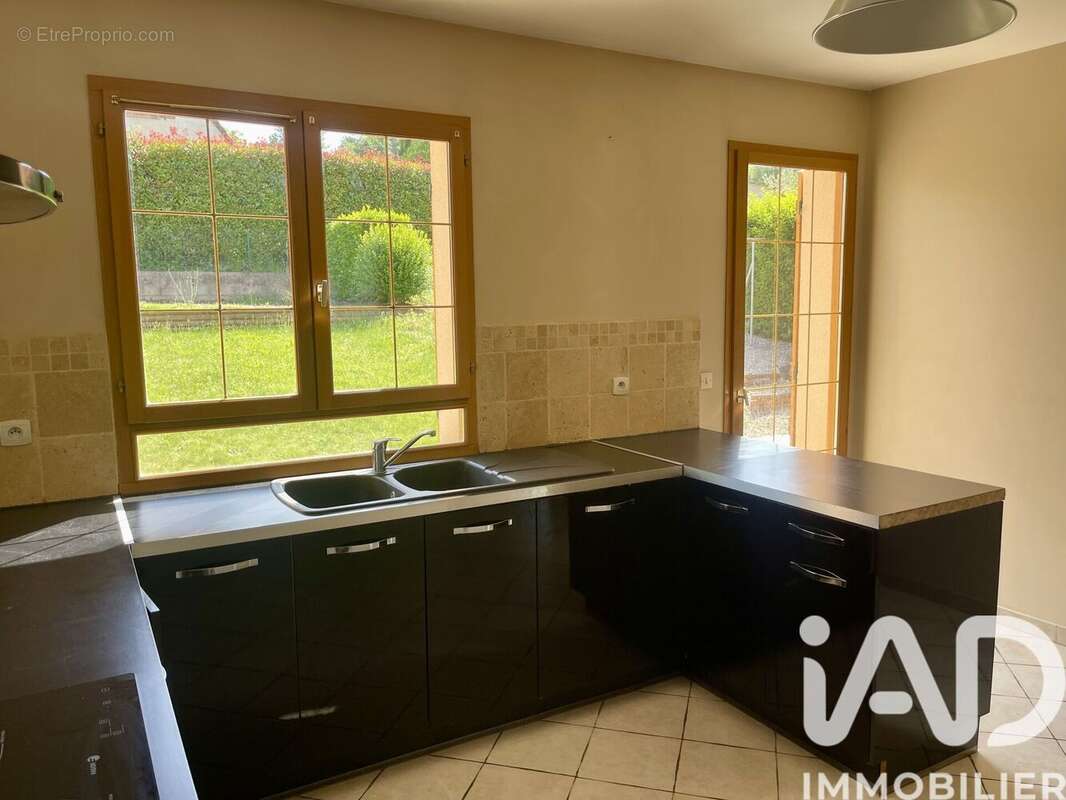 Maison 123 m² à Courtois-Sur-Yonne  - photo 5