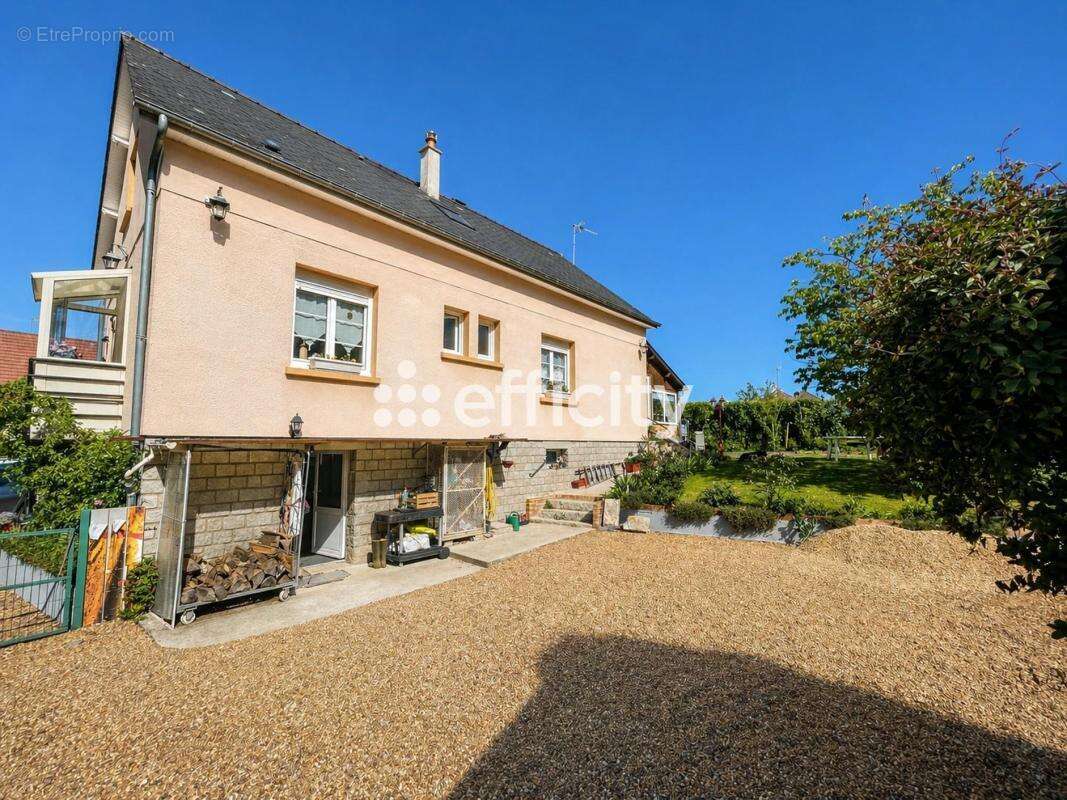 Maison 123 m² à Saint-Germain-Du-Corbeis  - photo 2