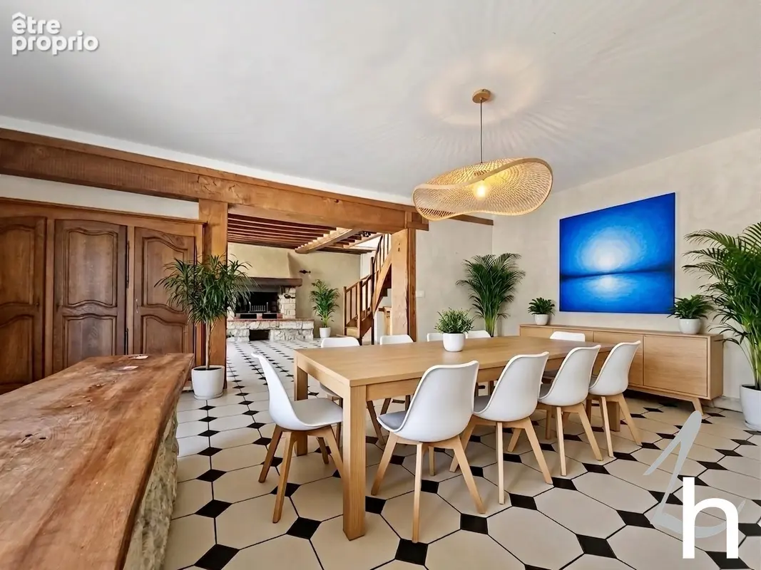 Maison ancienne - 5 chambres - grand garage -  annexes - terrain - photo 4