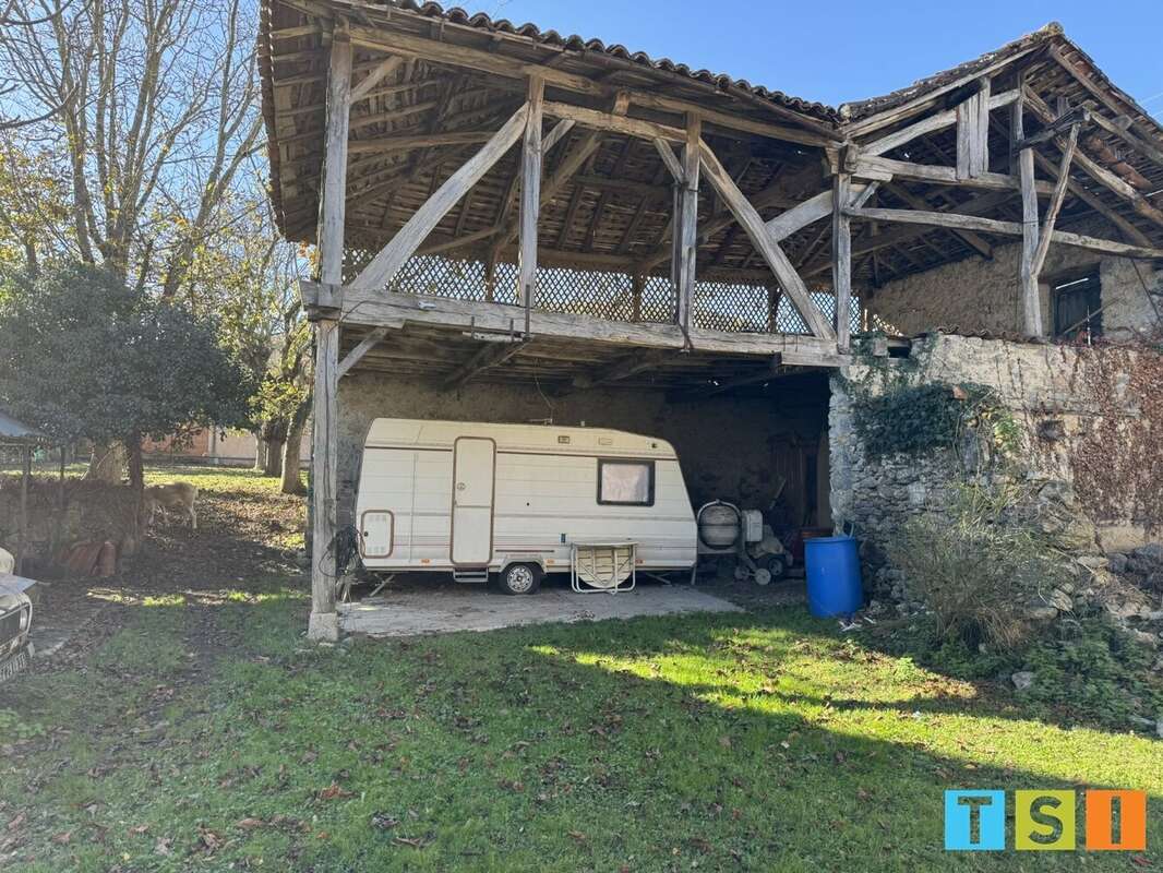 Maison à IZAUT-DE-L&#039;HOTEL