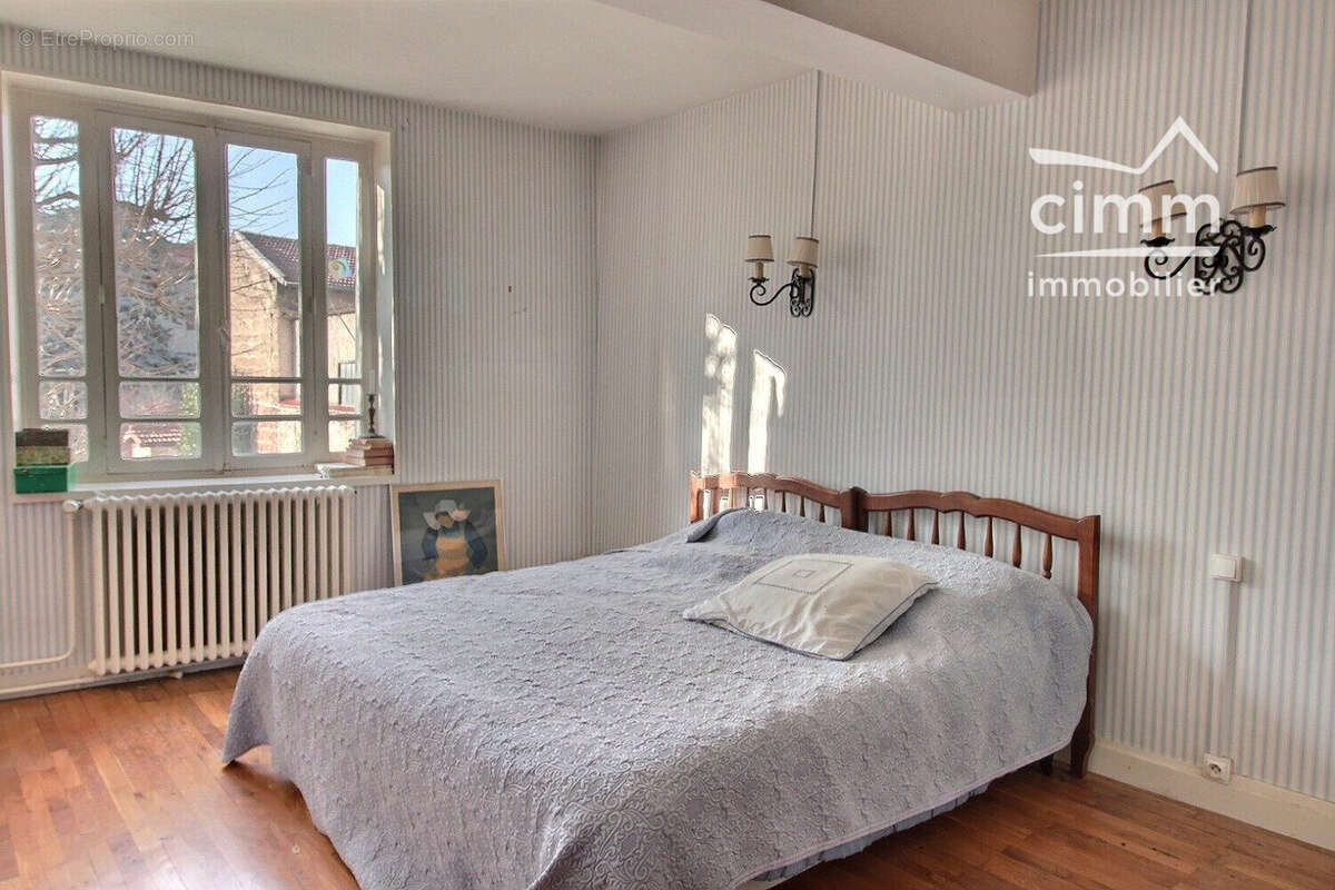 Maison à BEAUREPAIRE