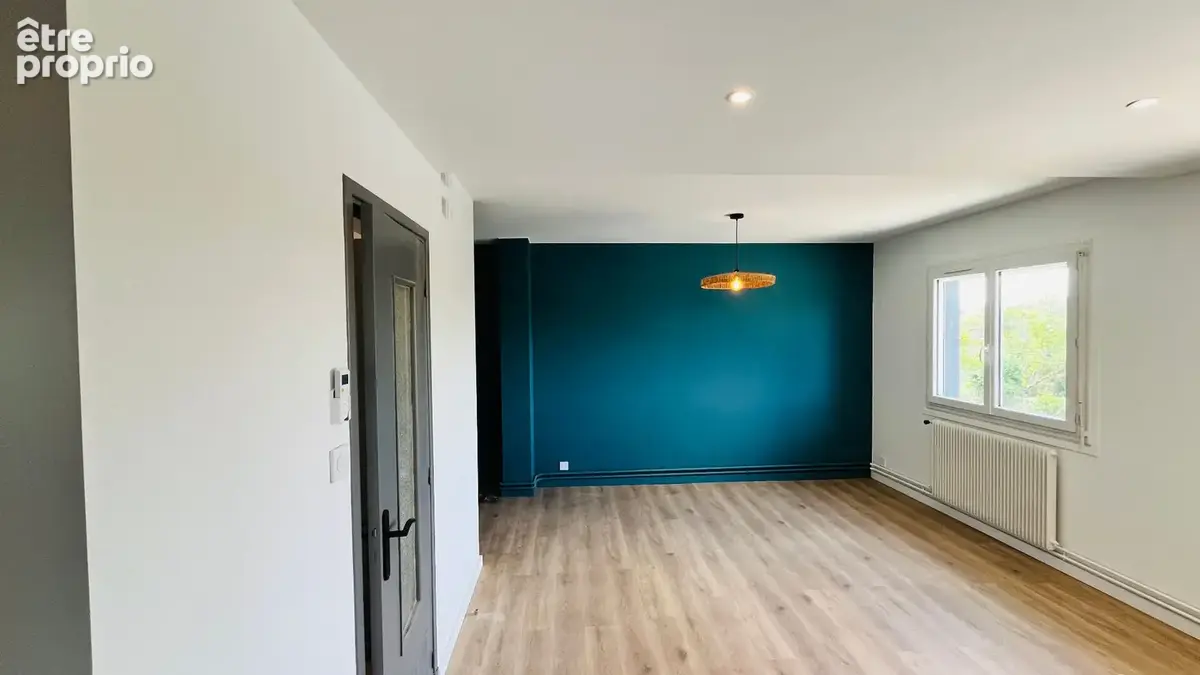 Appartement T4 rénové - Entre maison et appartement - Premier étage avec balcon & grand terrain privatif - photo 3