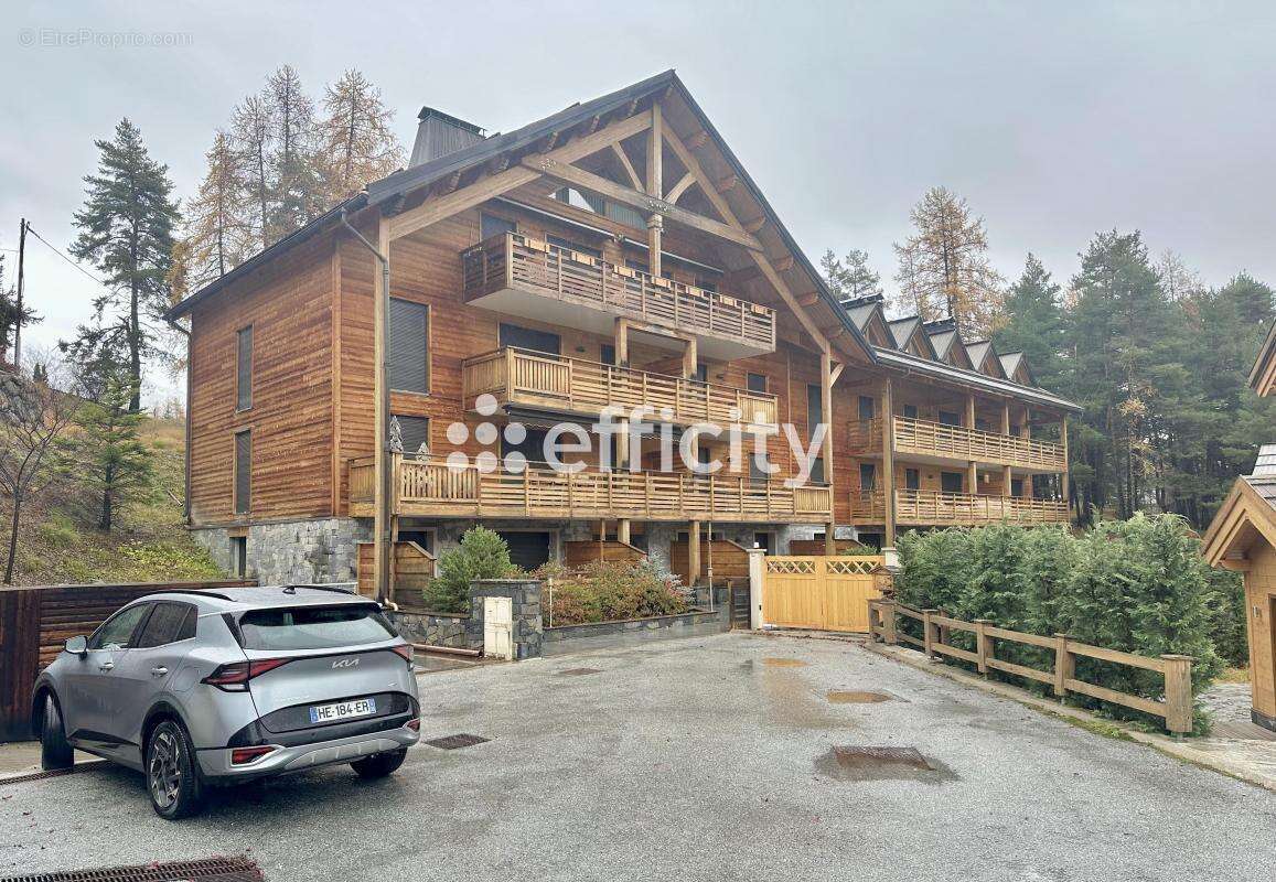 Appartement à SAINT-ETIENNE-DE-TINEE