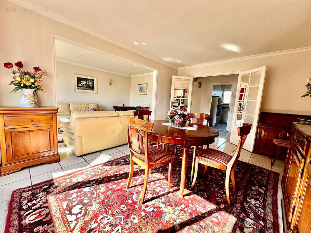 Appartement à ENGHIEN-LES-BAINS