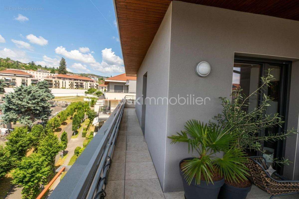 T3 de 66 m² en dernier étage avec terrasse triple exposition de 36 m² - photo 2