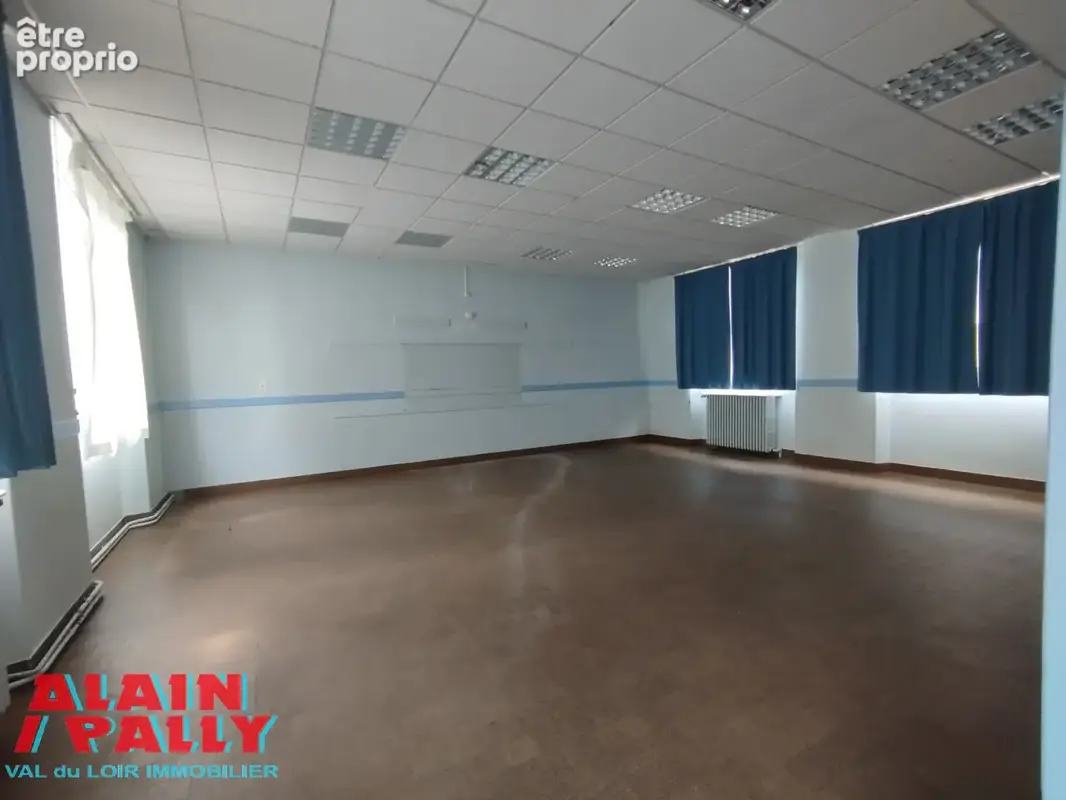 Cloyes centre - photo 4