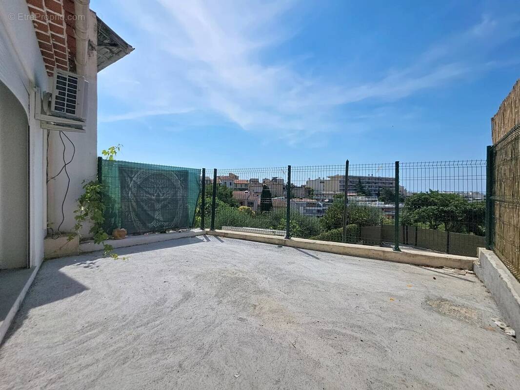 Appartement à LE CANNET