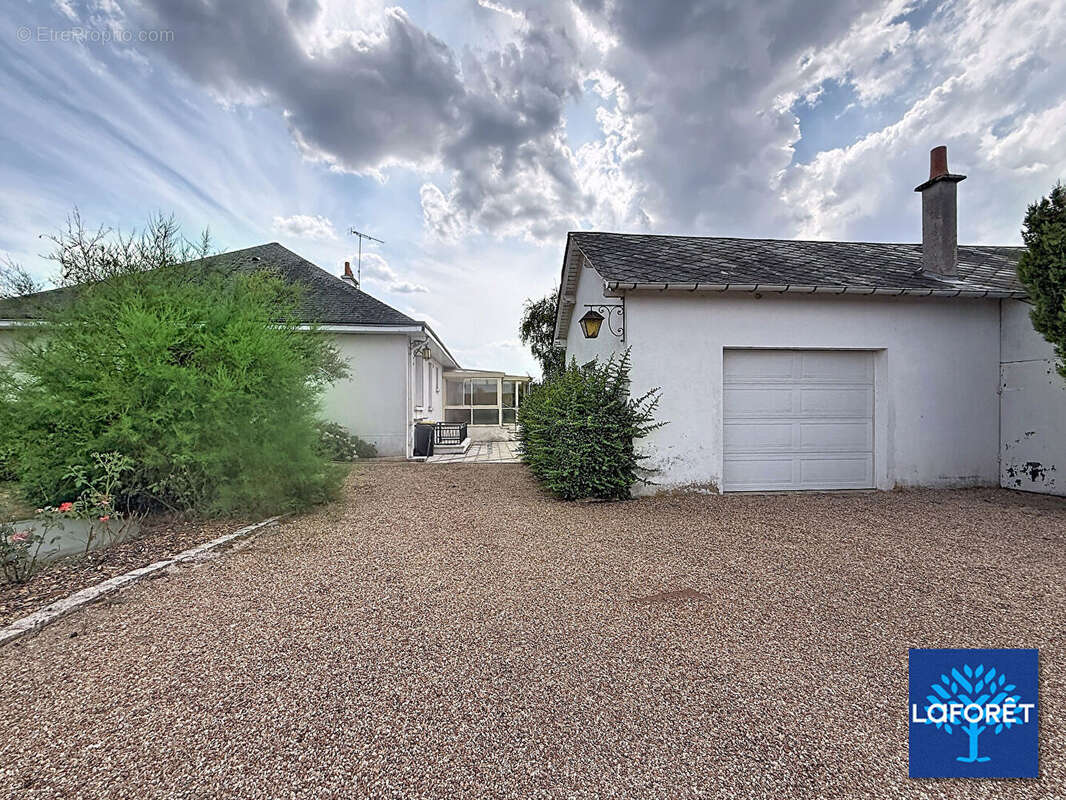 HUISSEAU-SUR-COSSON - Maison familiale de 148 m² avec piscine - photo 5