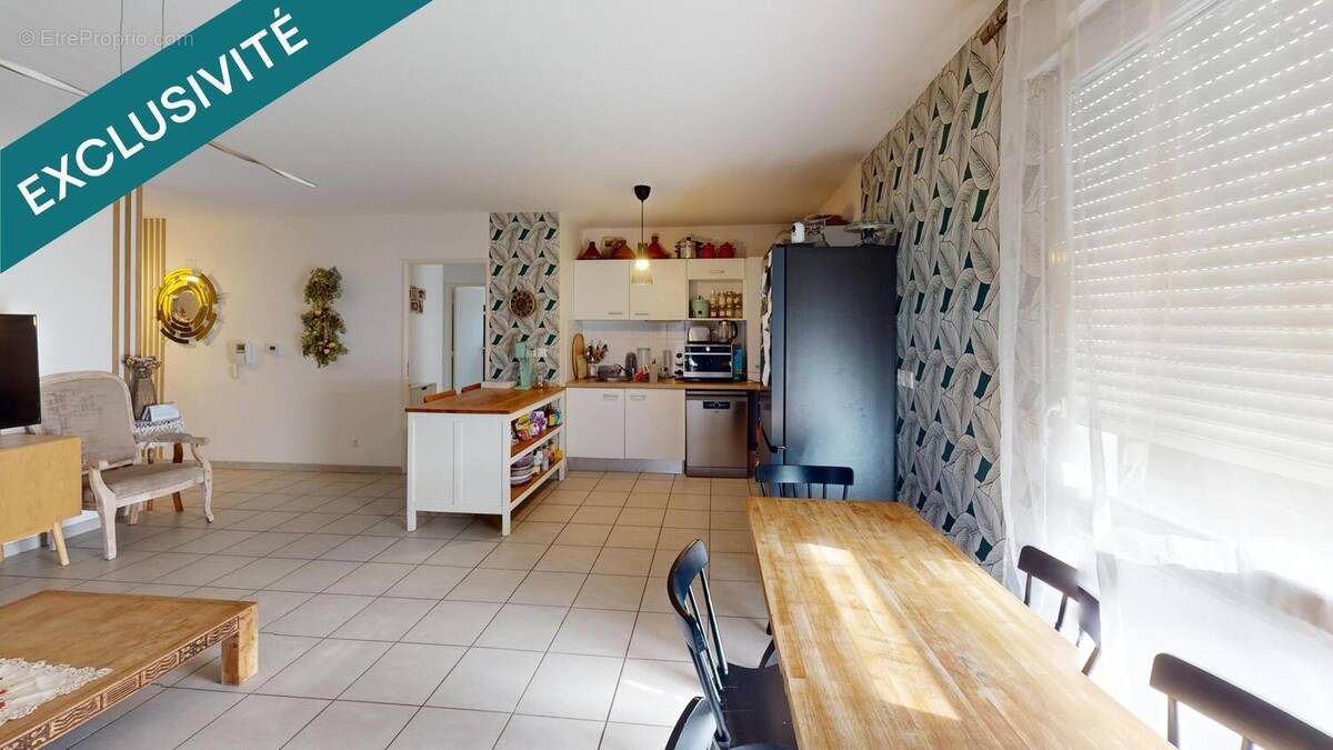 Photo 1 - Appartement à DECINES-CHARPIEU