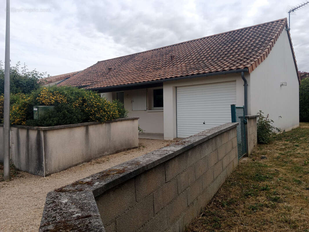 Maison à MIGNALOUX-BEAUVOIR