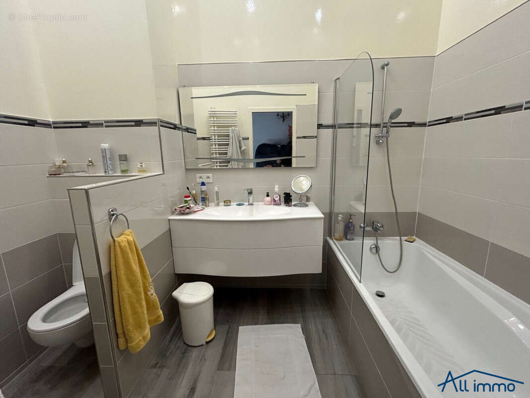 Maison à SAINT-MAUR-DES-FOSSES