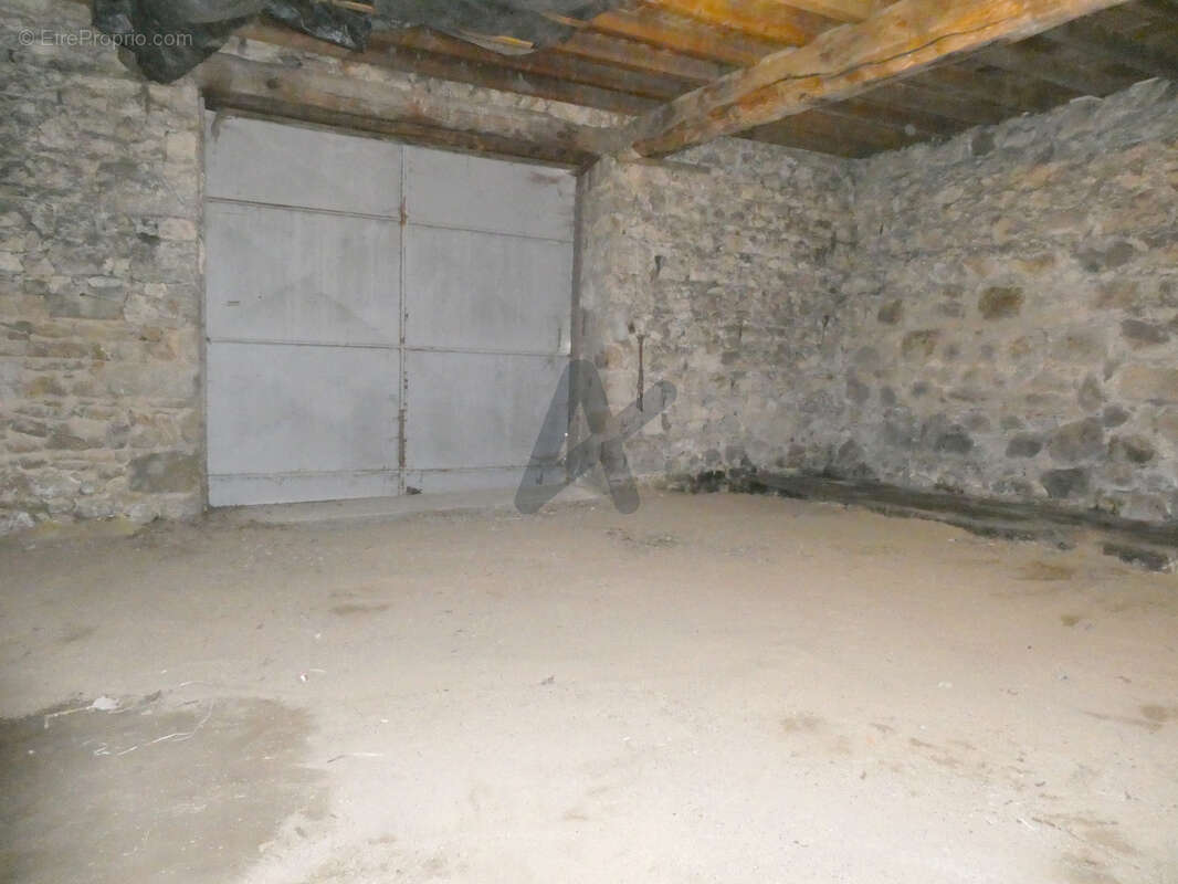 Maison à LONGESSAIGNE