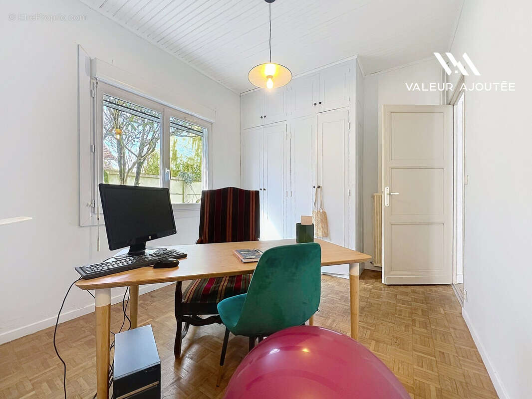 Bureaux / Chambre  - Maison à PARENTIS-EN-BORN