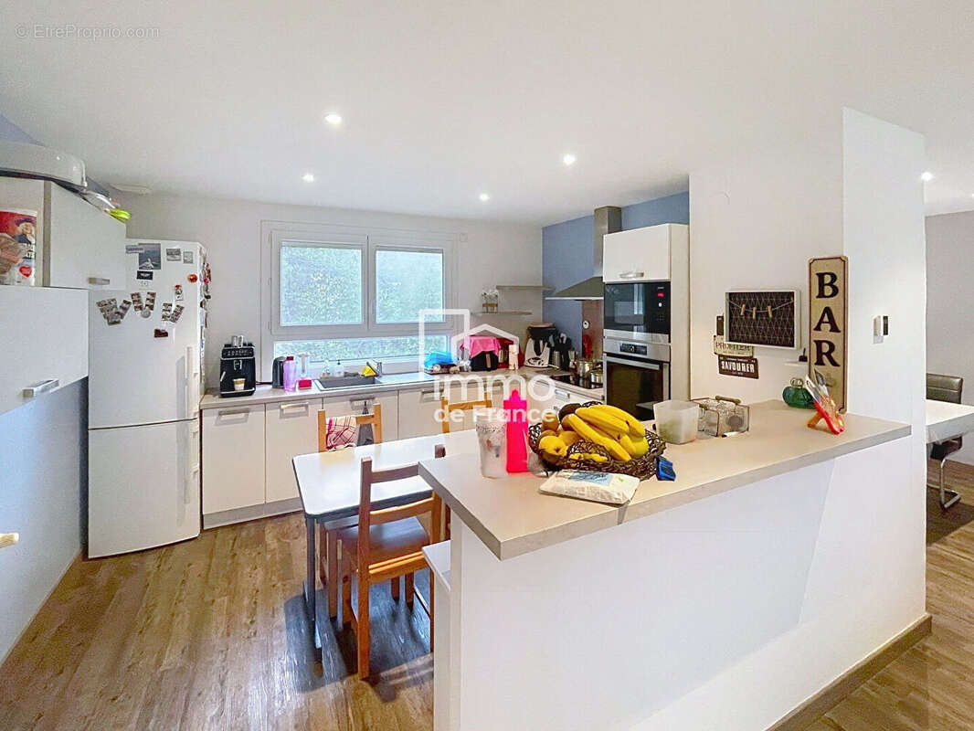 Maison à DOMPIERRE-SUR-VEYLE