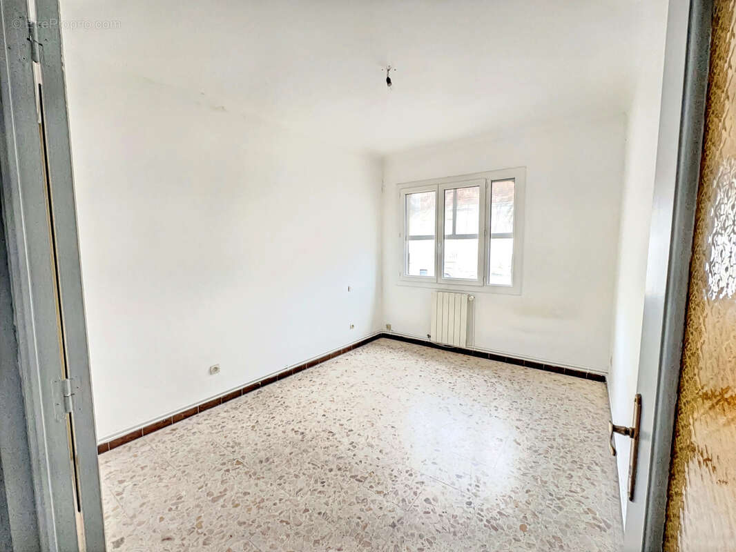 Appartement à PORT-SAINT-LOUIS-DU-RHONE