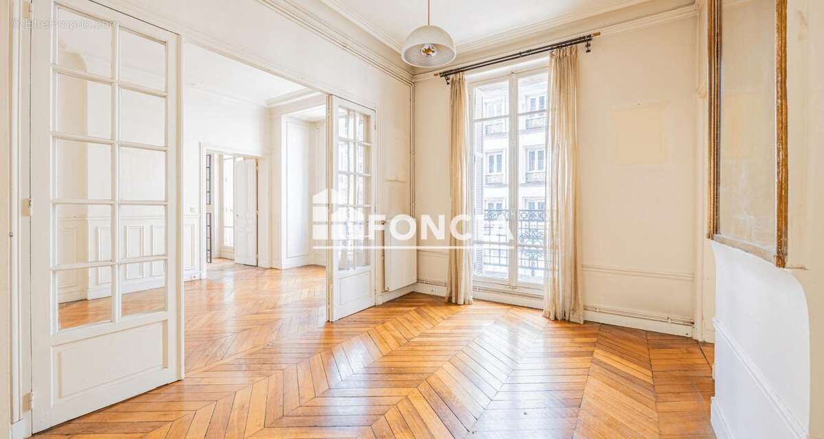 Appartement à PARIS-11E