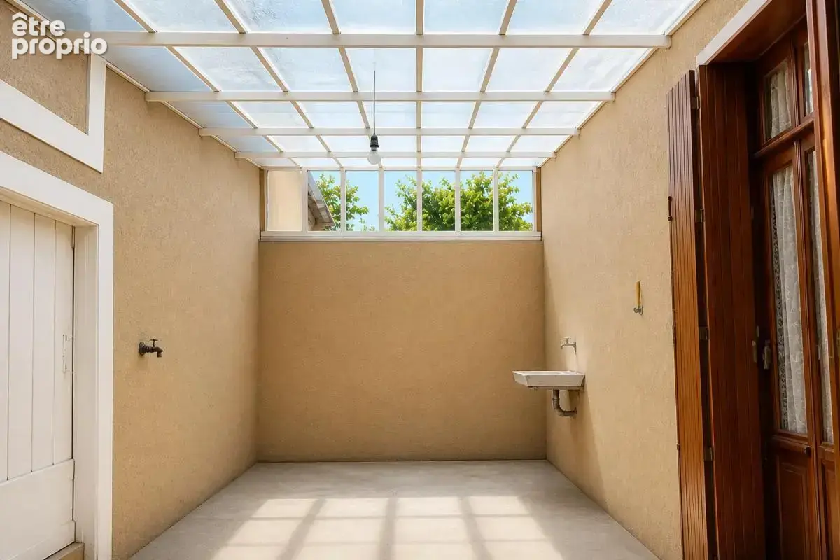 Maison de 85 m² - 5 pièces - MILLAC (86150) - photo 5