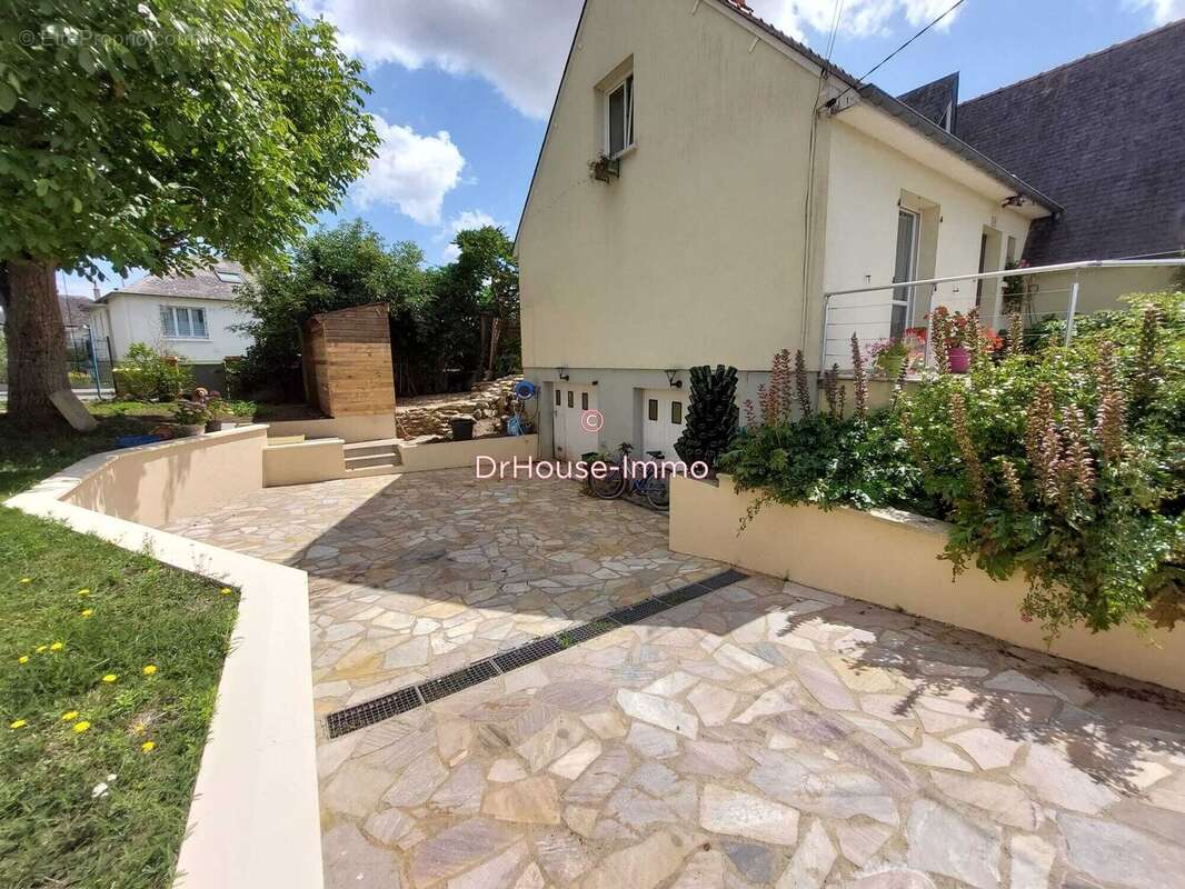 Maison à SAINT-GERVAIS-EN-BELIN