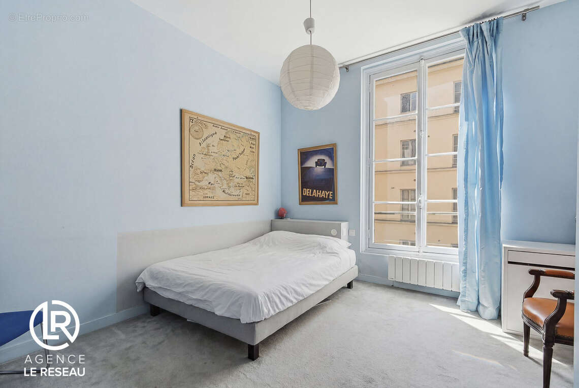Appartement à PARIS-8E