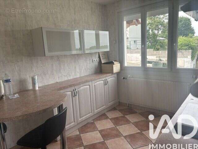 Maison 125 m² à Janville  - photo 5