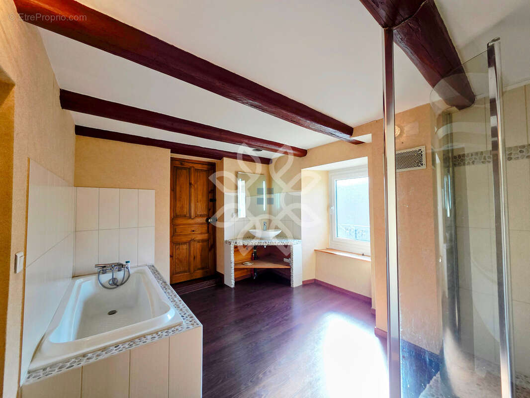 Maison à LA CHOMETTE