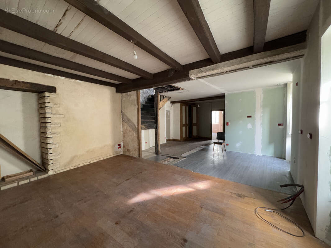 Appartement à BARBEZIEUX-SAINT-HILAIRE