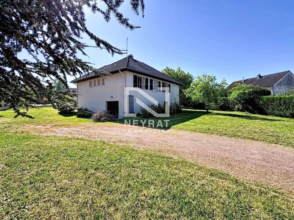 Maison à ETANG-SUR-ARROUX