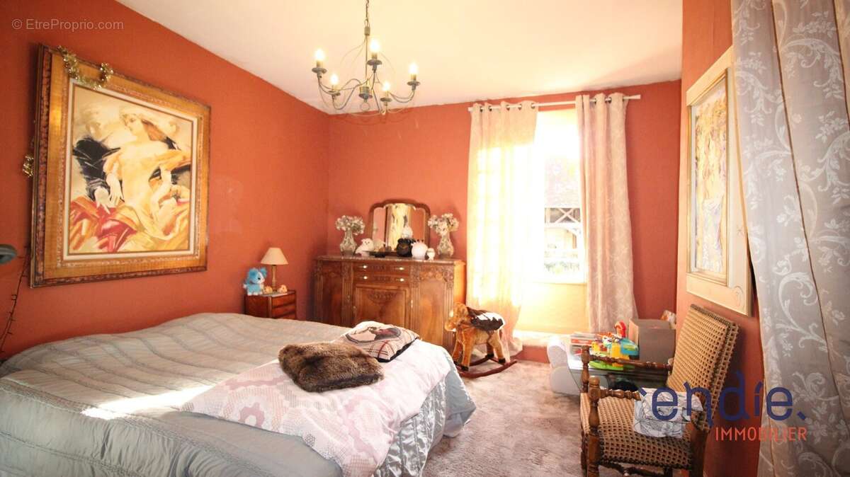 Maison à MEHUN-SUR-YEVRE