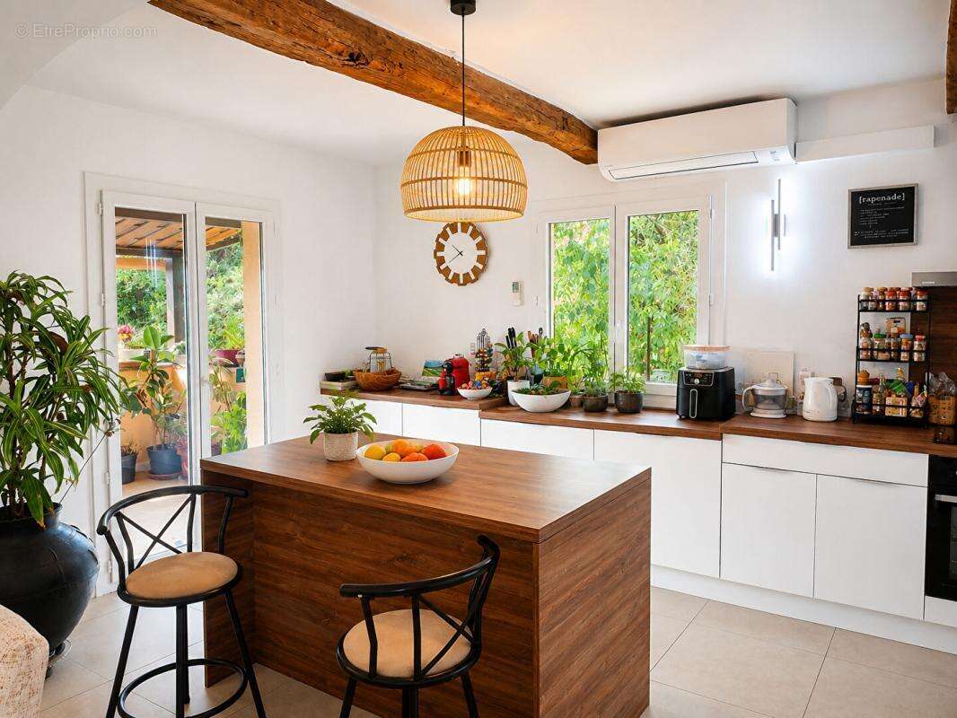 Superbe villa vue mer proche du village - photo 11