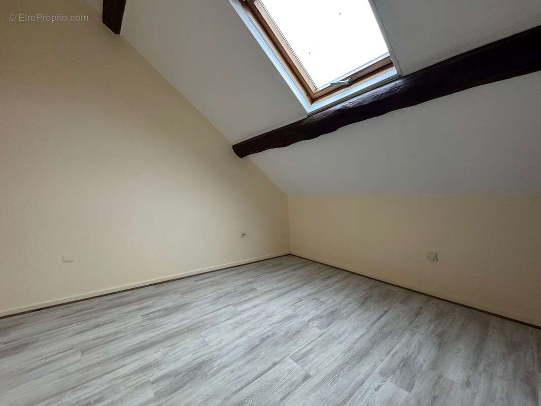 Appartement à LA CHAPELLE-EN-SERVAL