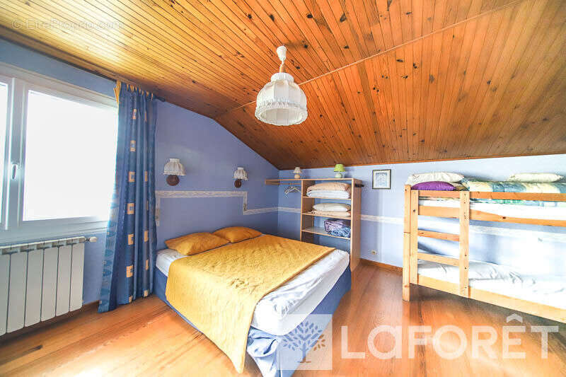 **MAISON TYPE 9 sur TERRAIN de 2600m² - EMBRUN - 9 pièces - photo 14